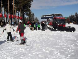 Bayraktepe kayak merkezi cıvıl cıvıl